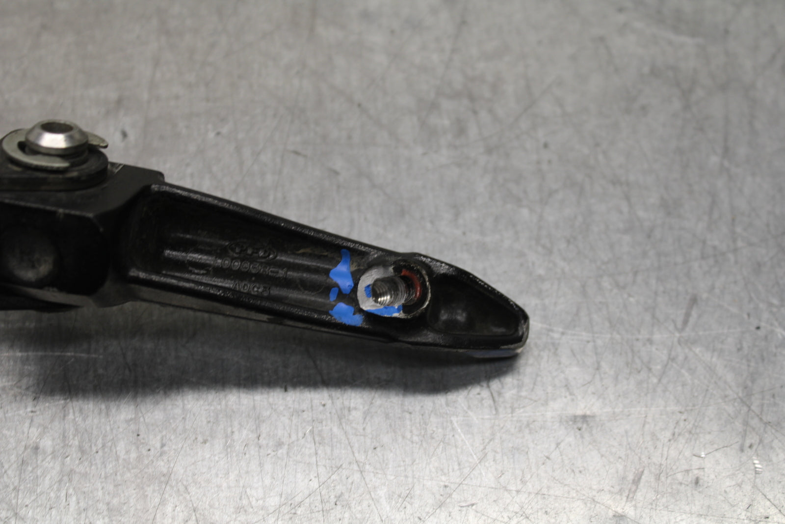 13-17 KAWASAKI NINJA ZX6R ZX636E RIGHT FRONT FOOT REST PEG STEP BB735