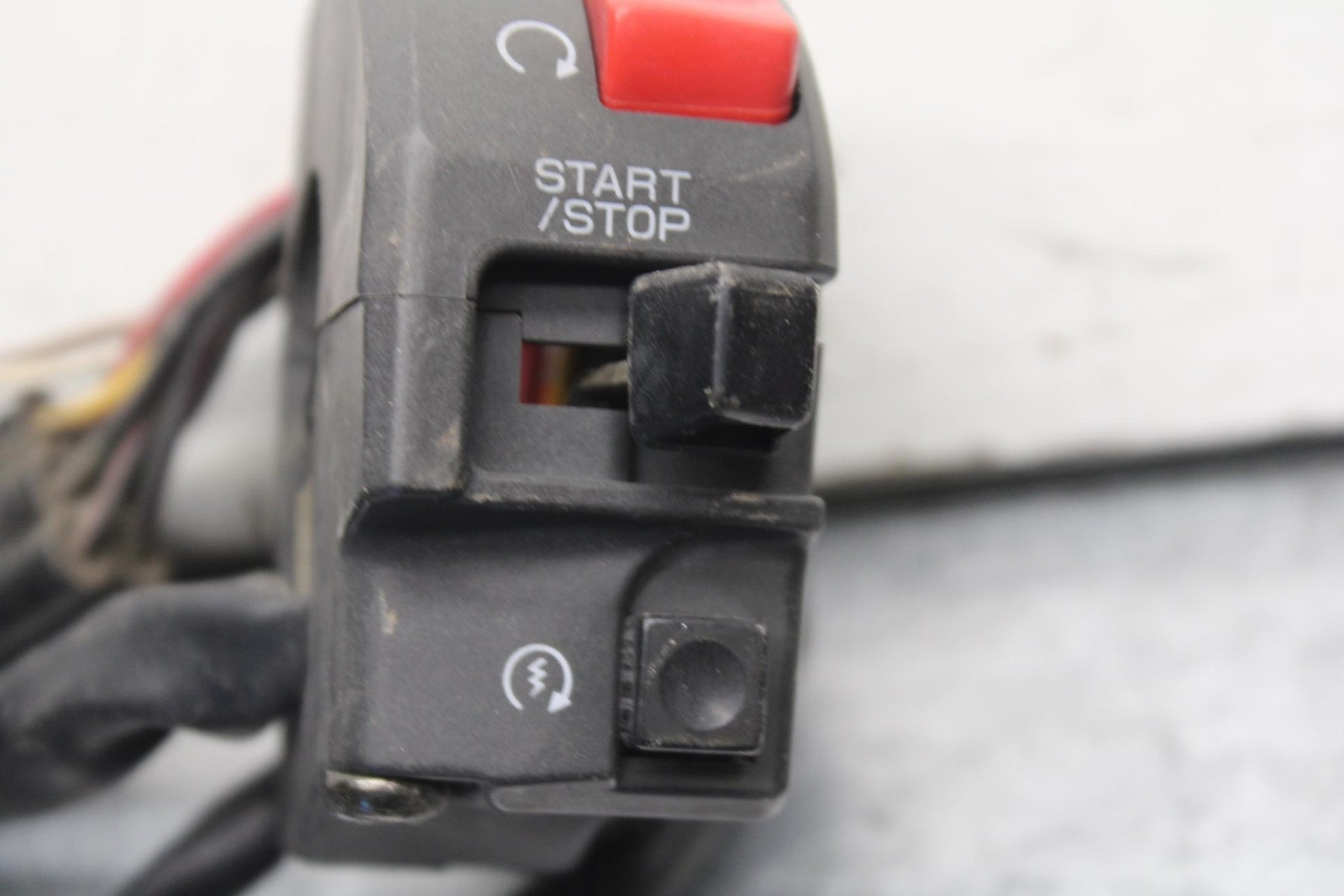 03 KAWASAKI NINJA ZX6RR ZX600K RIGHT CLIP ON HANDLE KILL OFF START SWITCH BB105