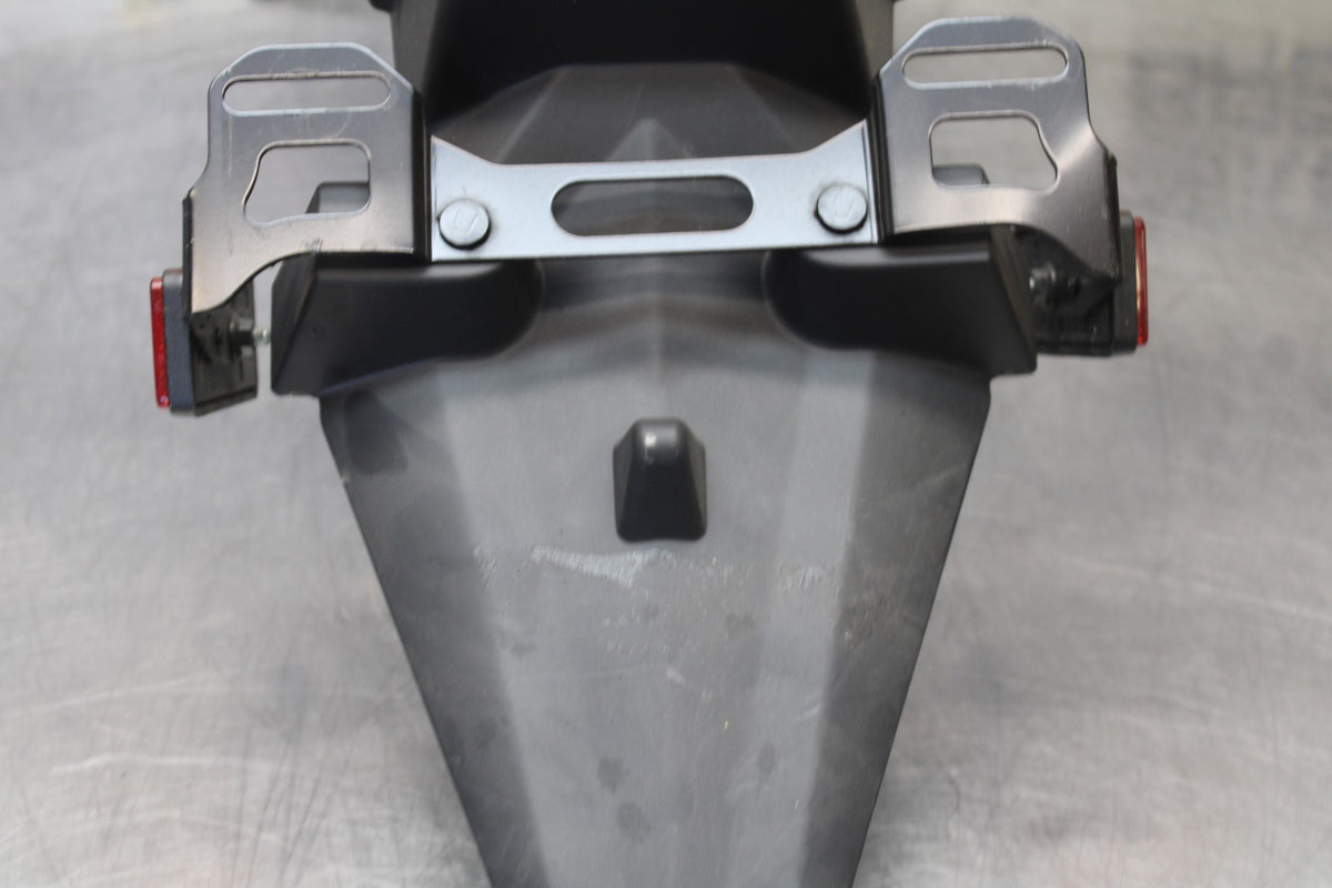 23 YAMAHA YZF R3 REAR BACK FENDER MUD GUARD BB003-B