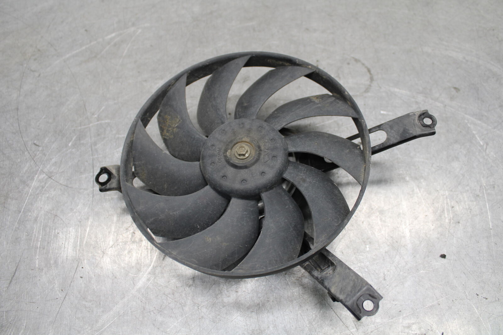17-21 HONDA CBR1000RR SP RIGHT ENGINE RADIATOR COOLING FAN MOTOR BB681
