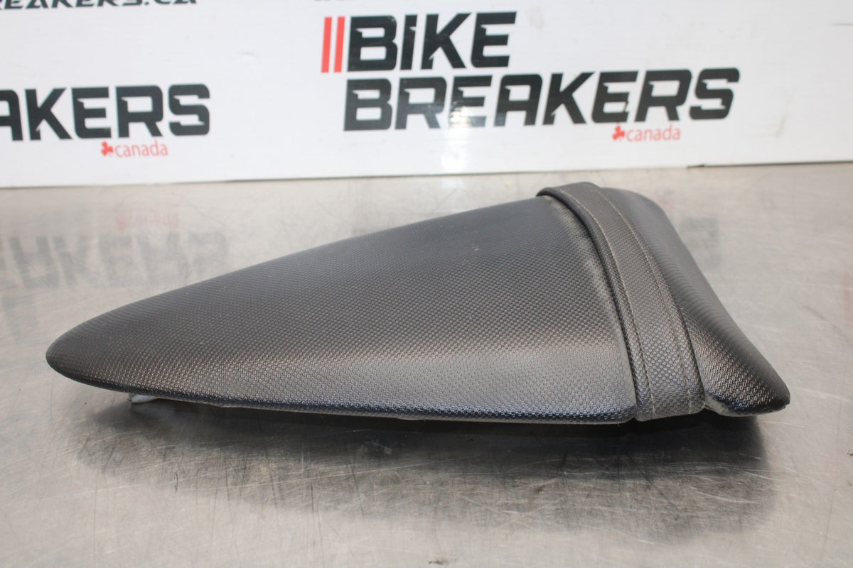 07-08 KAWASAKI NINJA ZX6R REAR BACK PASSENGER TANDEM SEAT PAD SADDLE  BB203