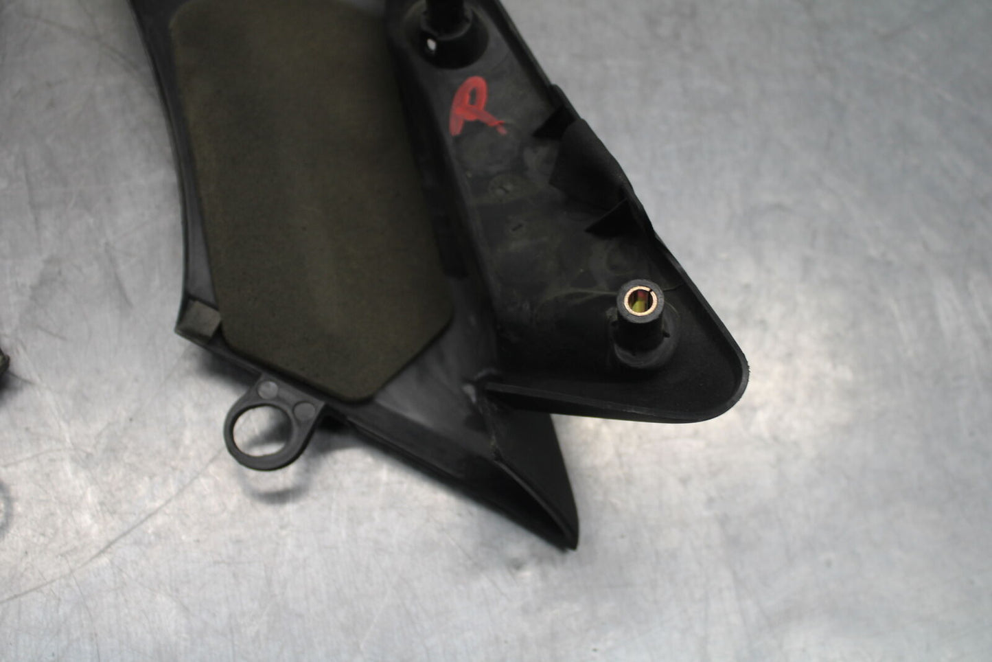 08-09 YAMAHA YZF R6S RIGHT LEFT FRAME MID SIDE COVERS COWLS PANELS TRIM BB114