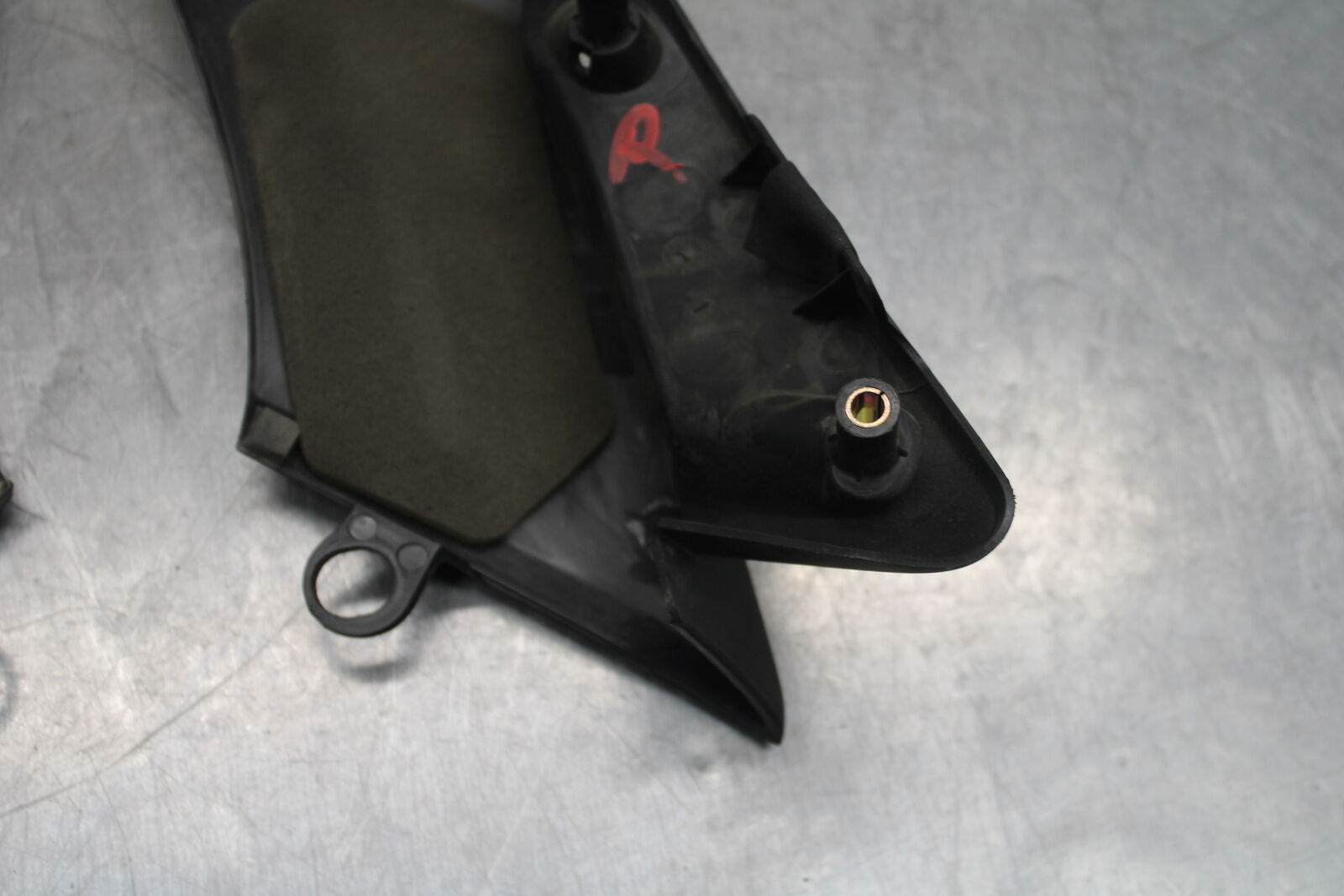 08-09 YAMAHA YZF R6S RIGHT LEFT FRAME MID SIDE COVERS COWLS PANELS TRIM BB114