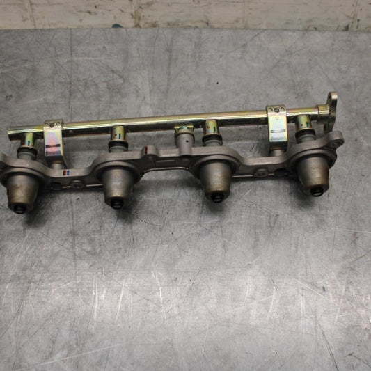 05-06 HONDA CBR600RR SECONDARY FUEL INJECTORS TOP AIRBOX GAS RAIL BB479