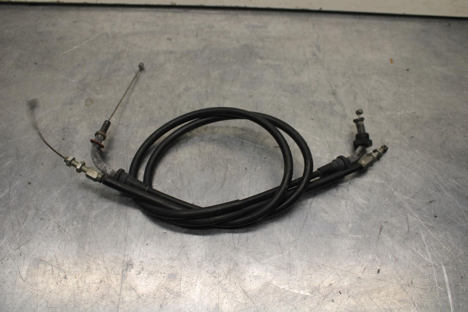 1999 Suzuki GSXR600 THROTTLE CABLES LINES 58300-33E00 58300-33E10 BB608