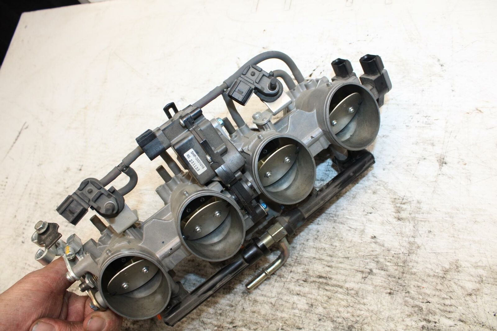 13-18 KAWASAKI NINJA ZX6R MAIN FUEL INJECTORS / THROTTLE BODIES BB311