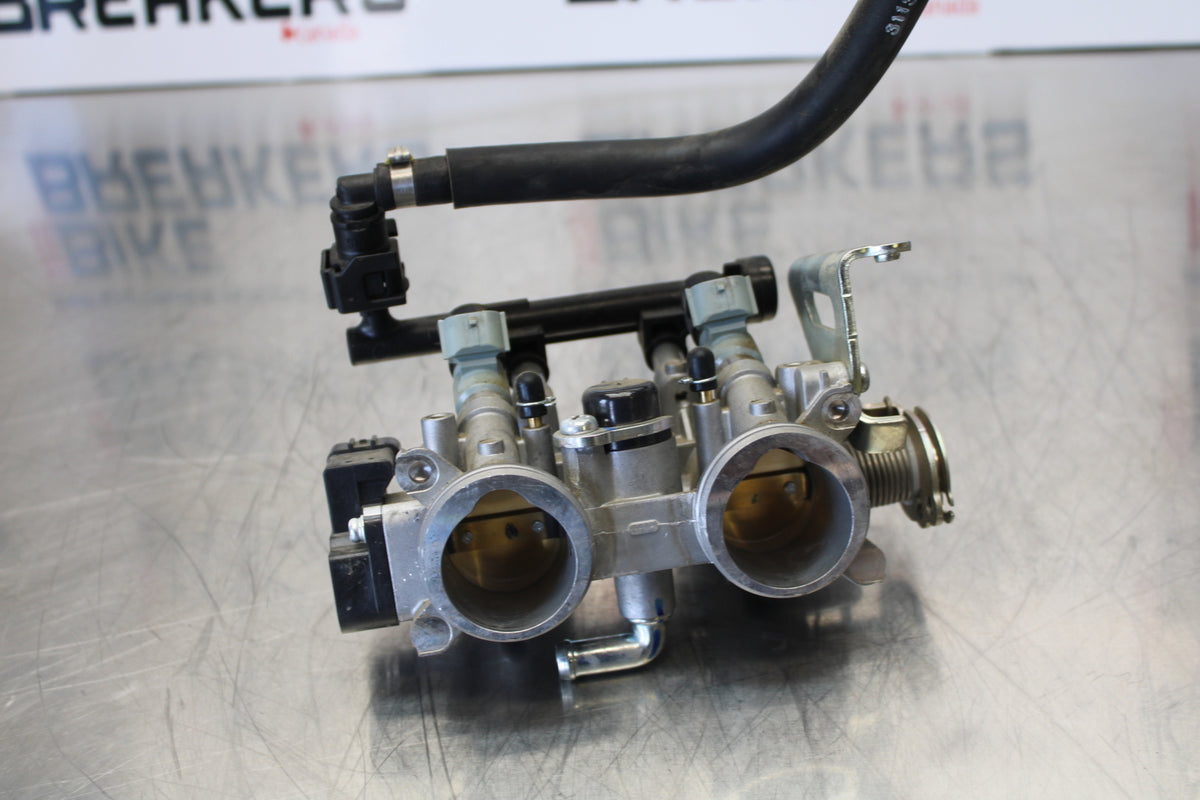 23 YAMAHA YZF R3 MAIN FUEL INJECTORS / THROTTLE BODIES BB147