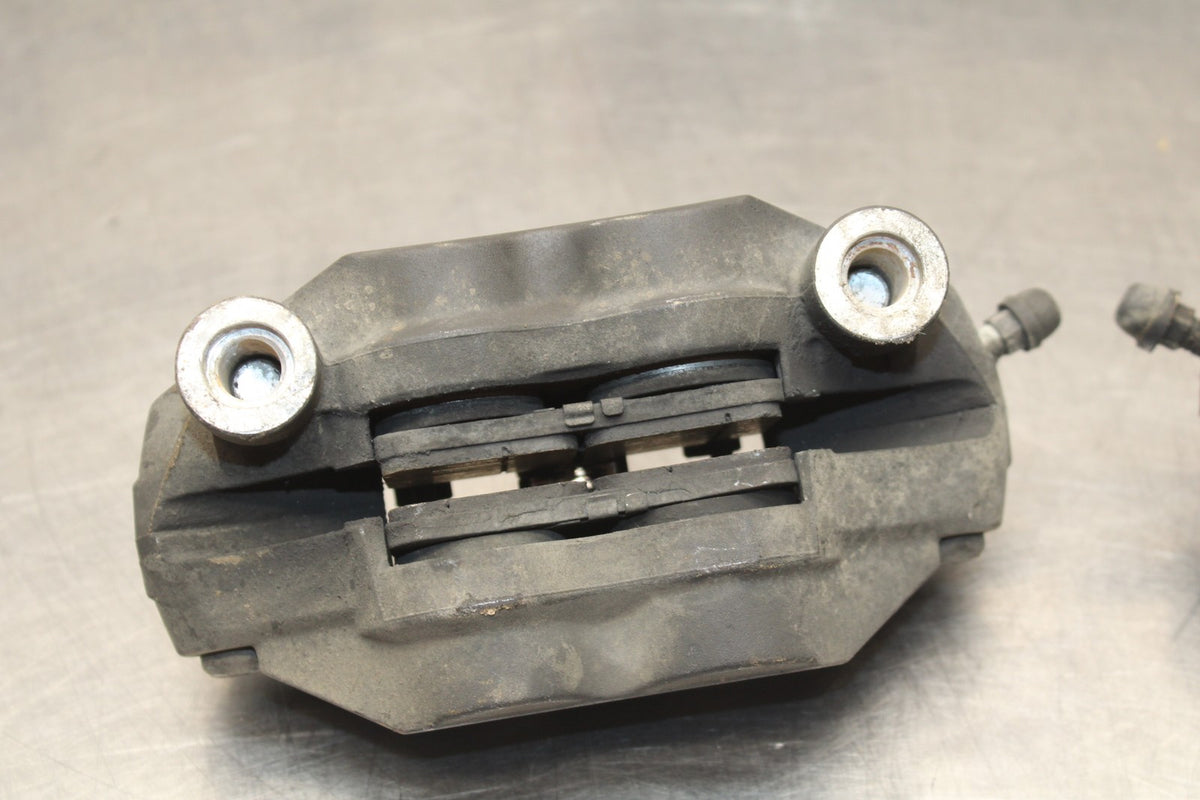 06-07 SUZUKI GSXR 600 RIGHT LEFT FRONT BRAKE CALIPER SET PAIR CALIPERS BB820