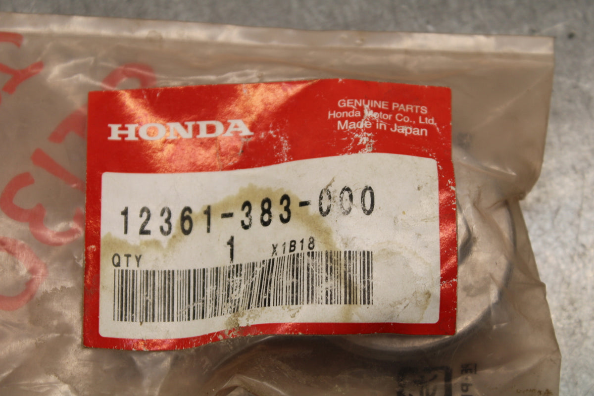 04-12 HONDA ST1300A FINAL DRIVE DIFFERENTIAL FILL CAP OEM BB669