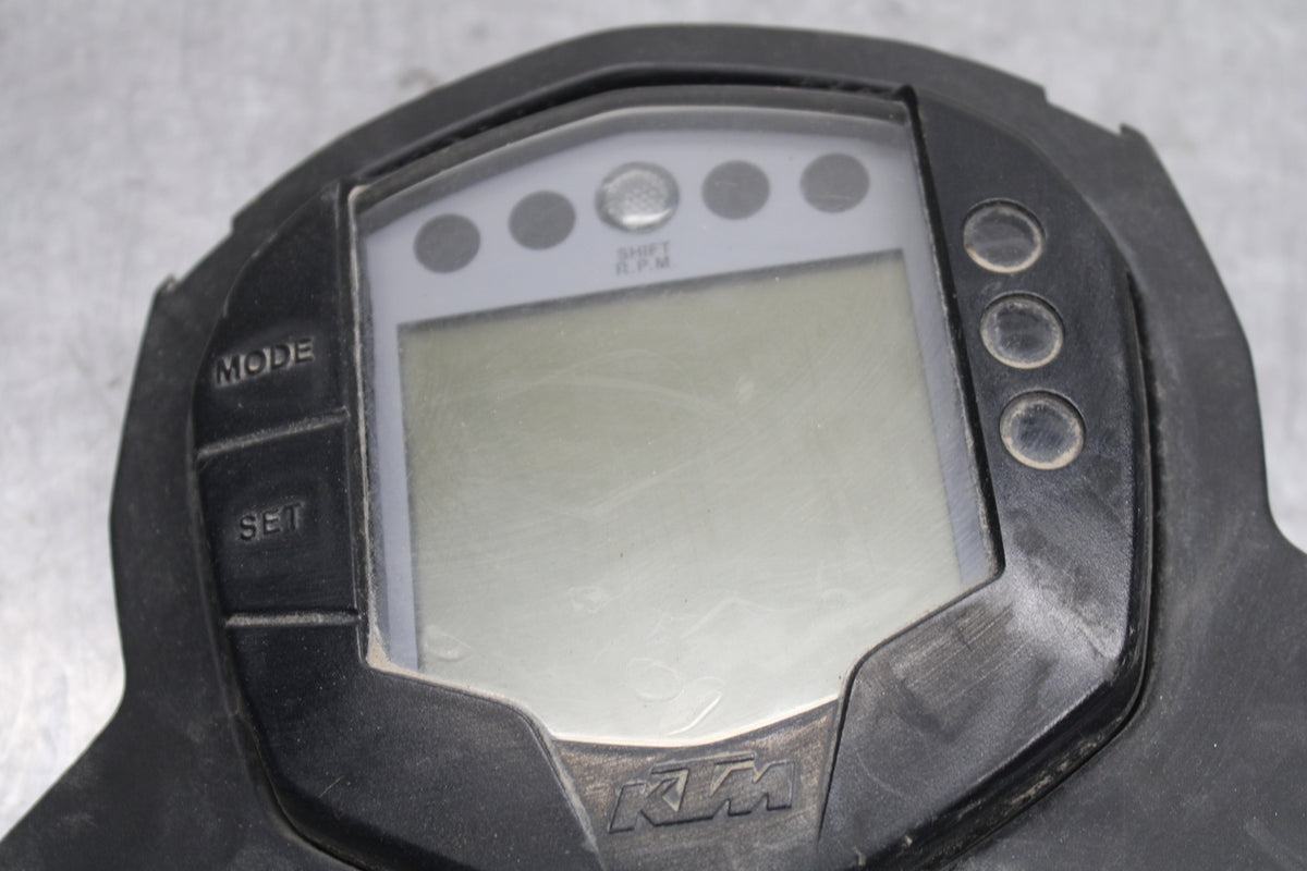 13-16 KTM 390 DUKE SPEEDO TACH GAUGES CLUSTER SPEEDOMETER TACHOMETER  BB748