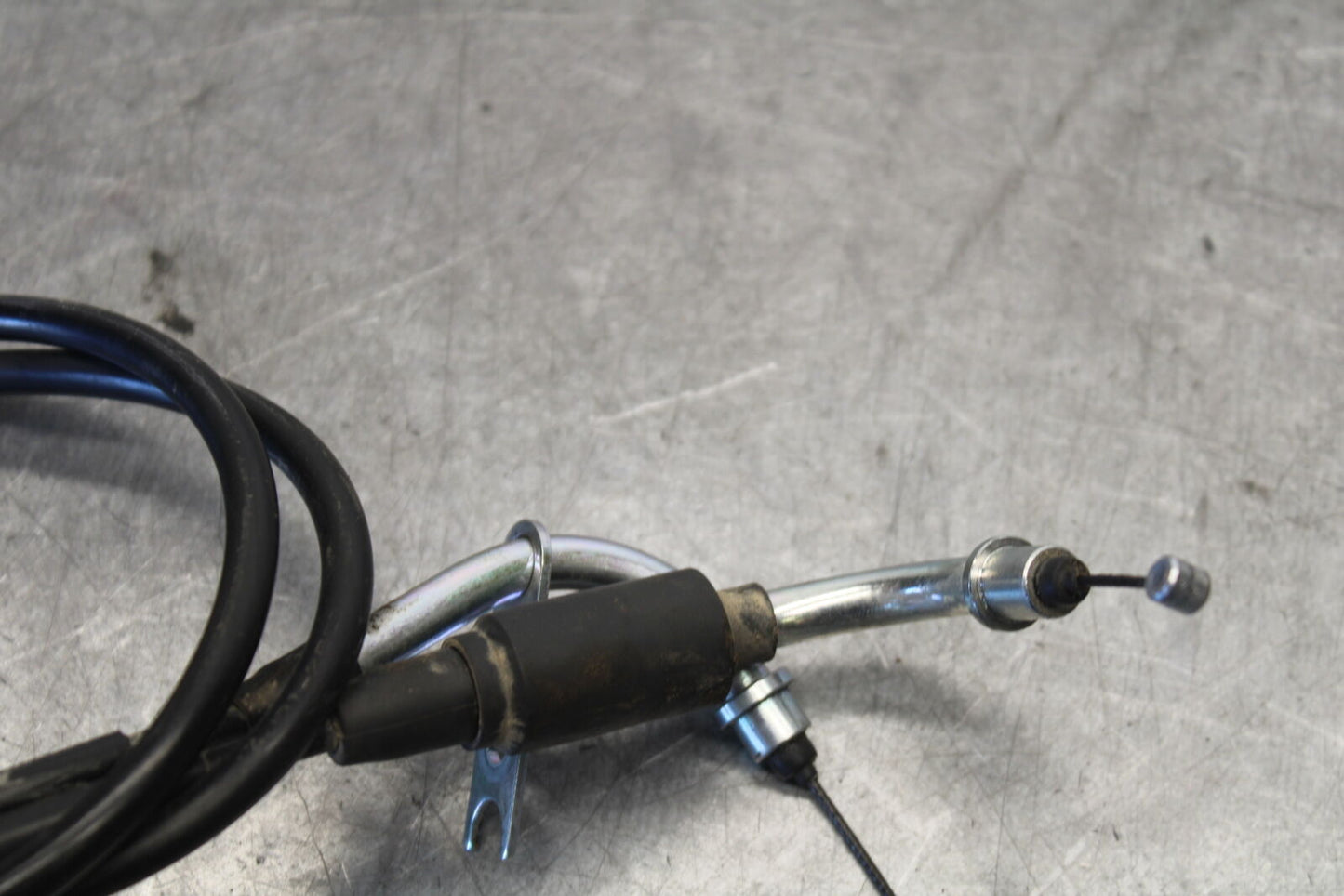 11-24 SUZUKI GSXR750 THROTTLE CABLES LINES BB687