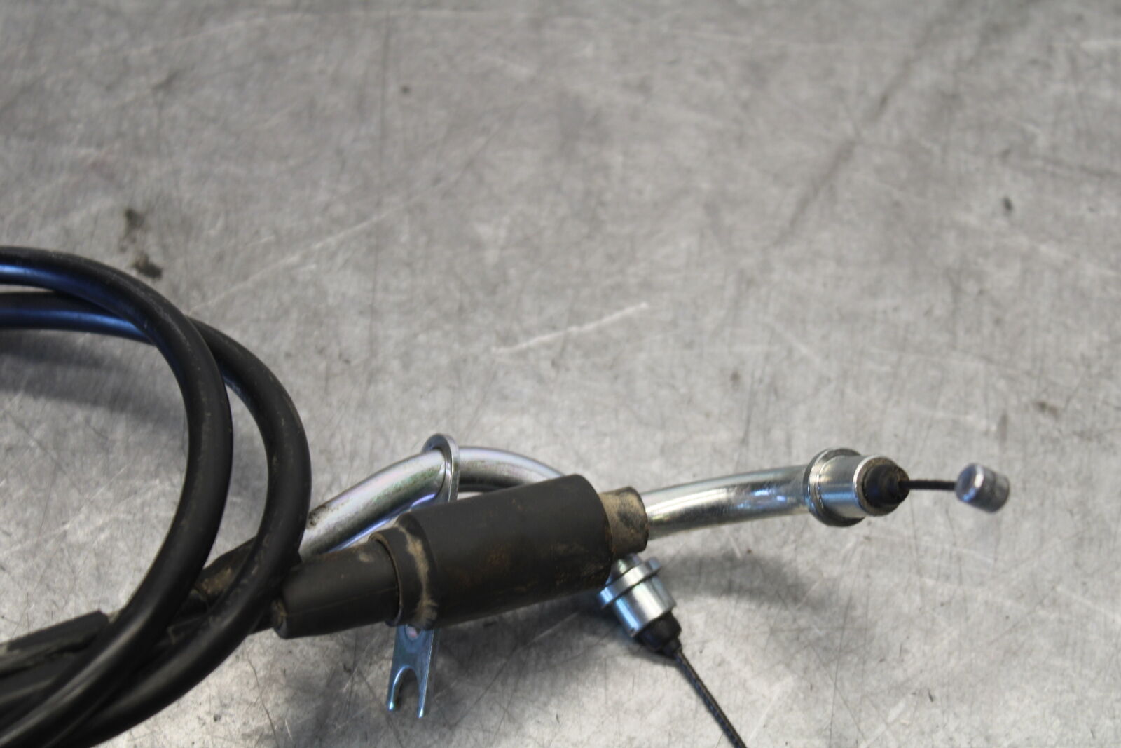 11-24 SUZUKI GSXR750 THROTTLE CABLES LINES BB687