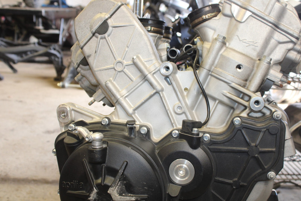 16 APRILIA TUONO V4 1100 ENGINE MOTOR BB905