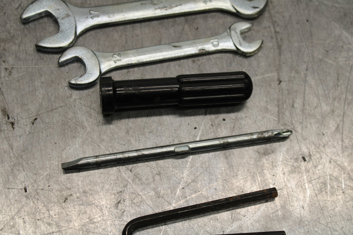 11-24 SUZUKI GSXR750 STOCK TOOLS OEM TOOL BAG KIT SET BB714