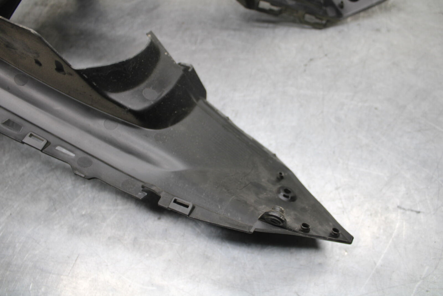 18-24 KAWASAKI NINJA 650 FRONT CENTER GAUGE COWL FAIRING BB725