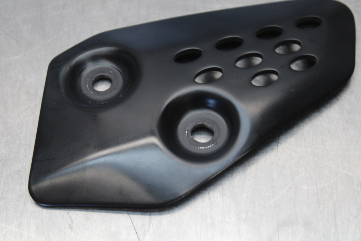 23-24 YAMAHA MT-07 LEFT REARSET REAR SET HEEL GUARD COVER  BB194
