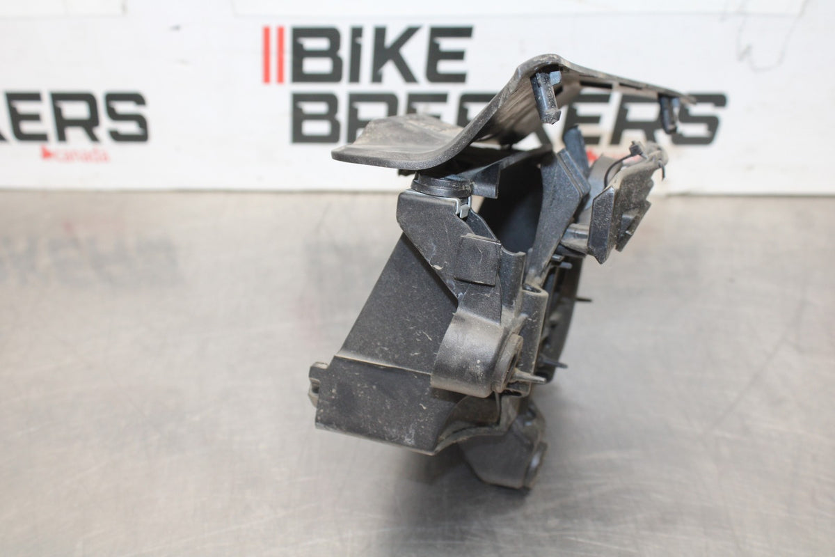 16 DUCATI 959 PANIGALE REAR BACK TAIL UNDERTAIL BATTERY TRAY PLASTIC BB912