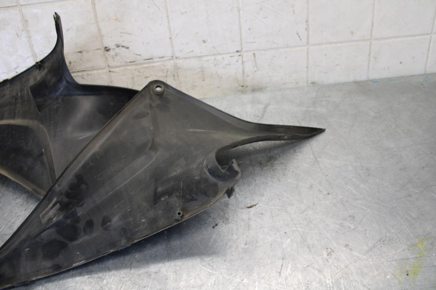 2011 Honda CBR600RR RIGHT LEFT GAS FUEL TANK PANELS COVERS TRIM SET COWLS  BB520