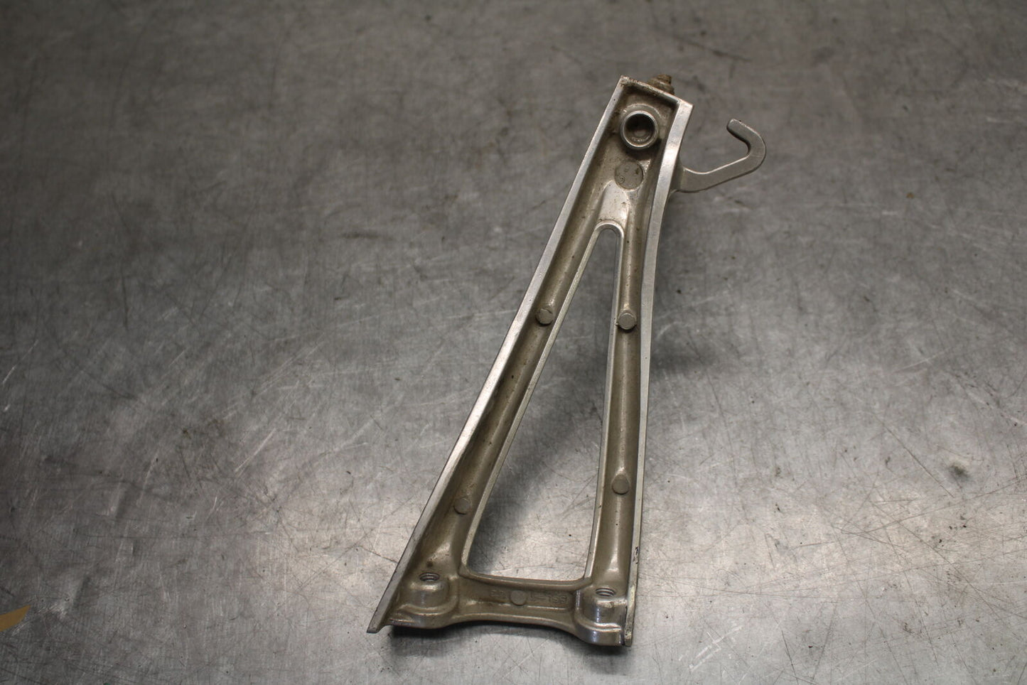 08-09 YAMAHA YZF R6S LEFT REAR BACK PASSENGER PEG  BB690