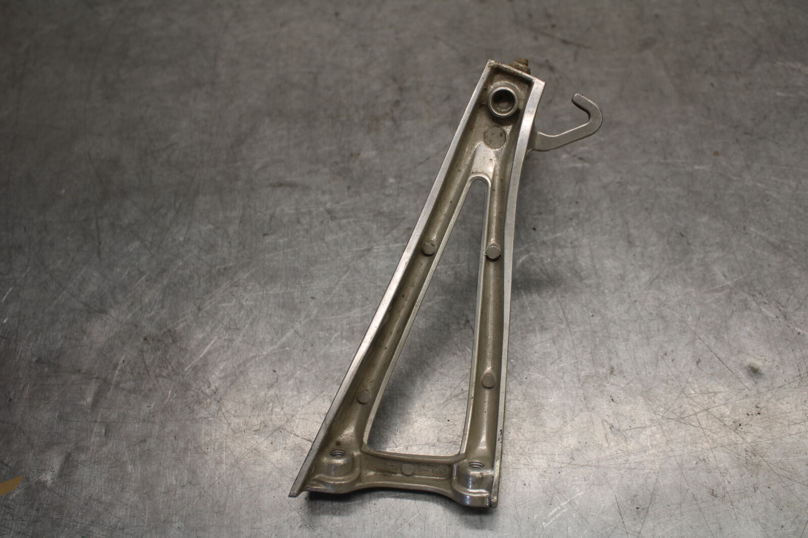 08-09 YAMAHA YZF R6S LEFT REAR BACK PASSENGER PEG  BB690