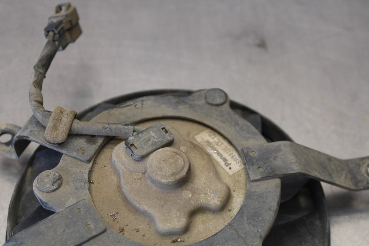 15 TRIUMPH TIGER 800 ENGINE RADIATOR COOLING FAN BB873