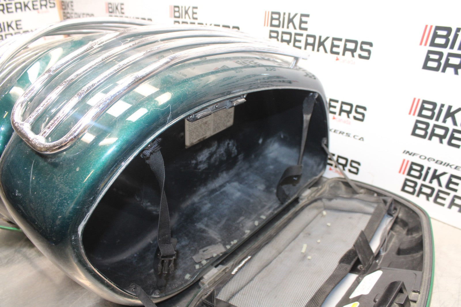 03-08 KAWASAKI VULCAN 1600 CARGO LUGGAGE SADDLEBAG BAG COMPARTMENT SET  BB196