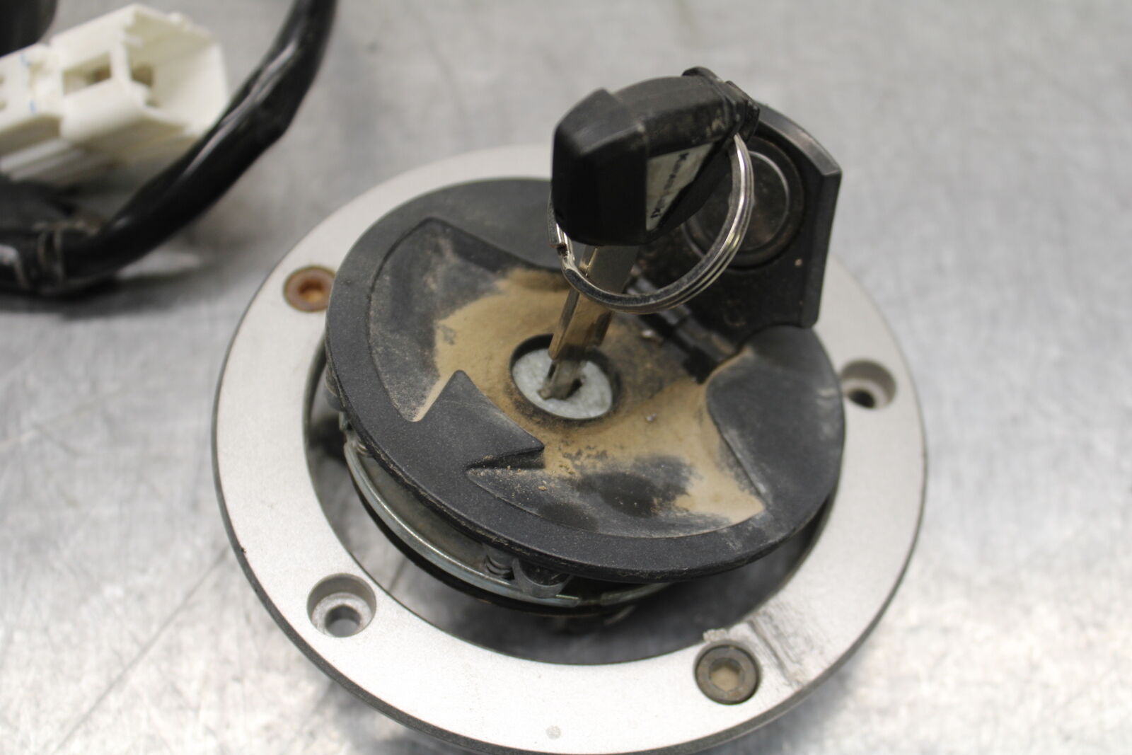 16-17 KAWASAKI VULCAN S 650 IGNITION LOCK KEY SET W/ GAS CAP AND SEAT LOCK BB731