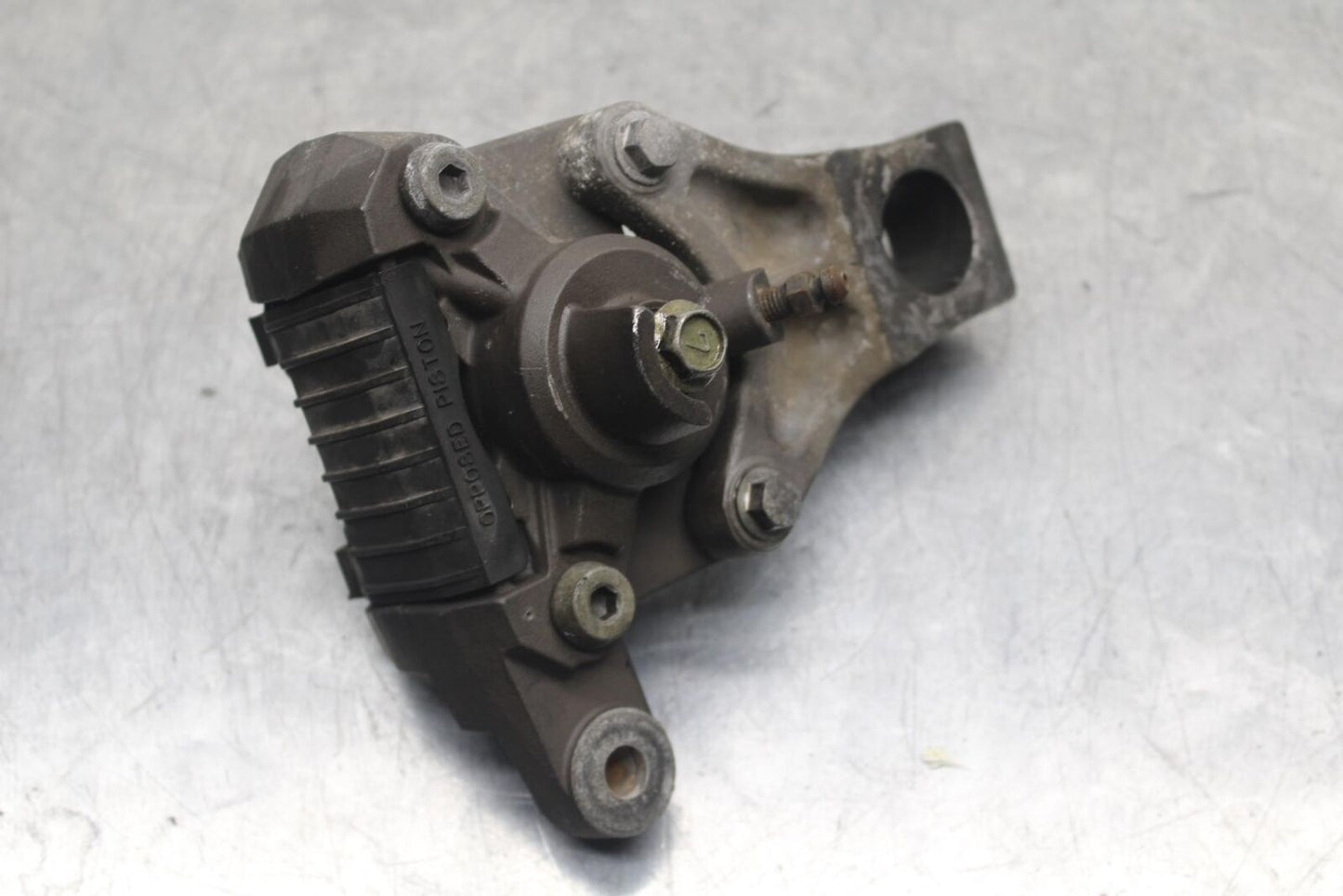 1999 Suzuki GSXR600 REAR BACK BRAKE CALIPER W MOUNT BRACKET BB608