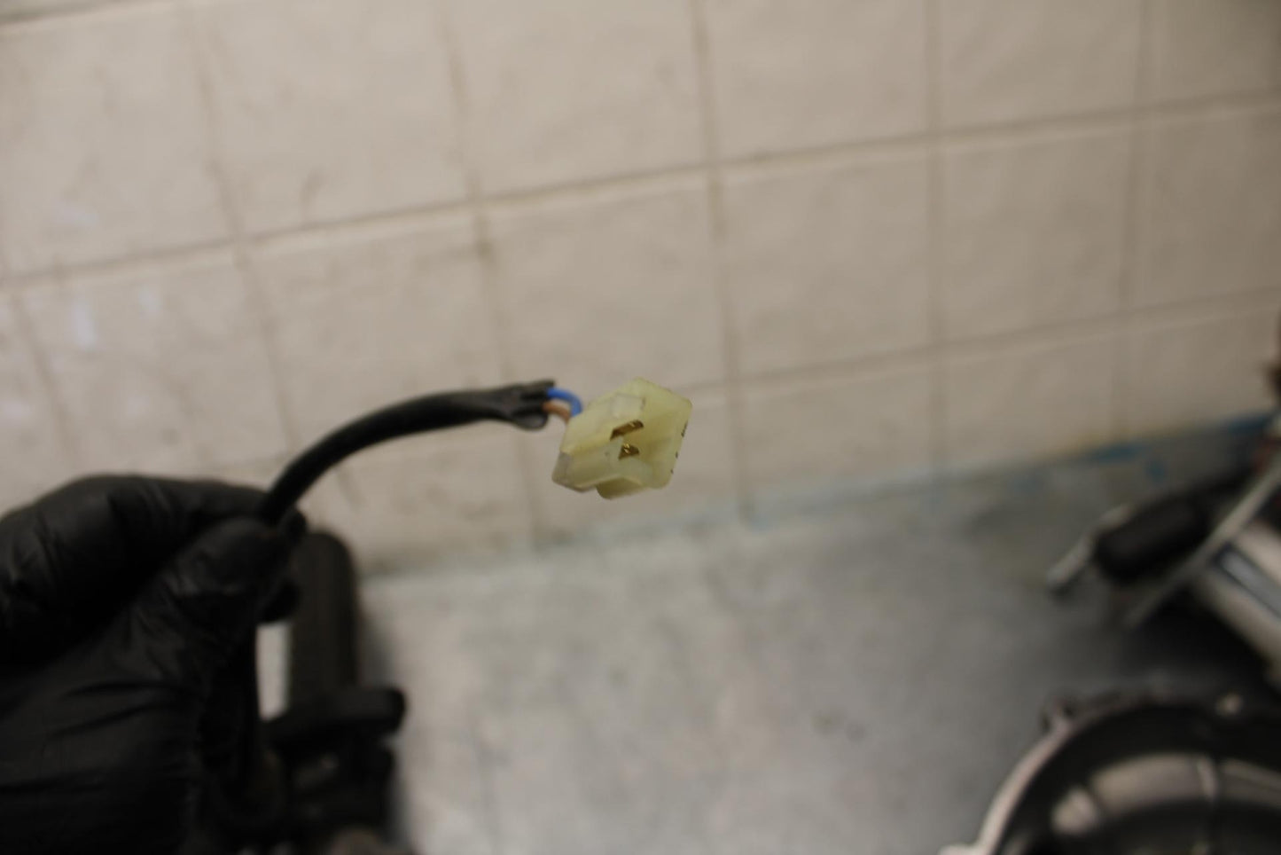 2012 Kawasaki Ninja ZX14R ZX1400E RIGHT REARSET REAR SET DRIVER FOOT PEG REST BB