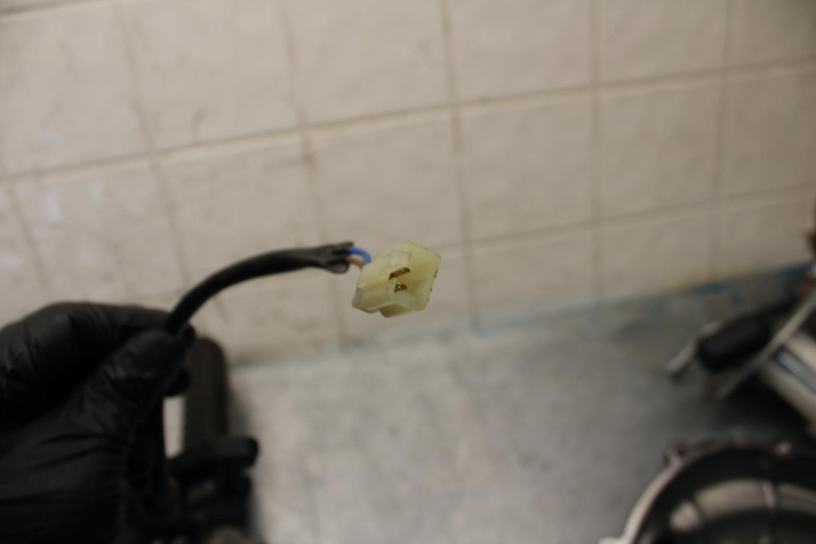 2012 Kawasaki Ninja ZX14R ZX1400E RIGHT REARSET REAR SET DRIVER FOOT PEG REST BB