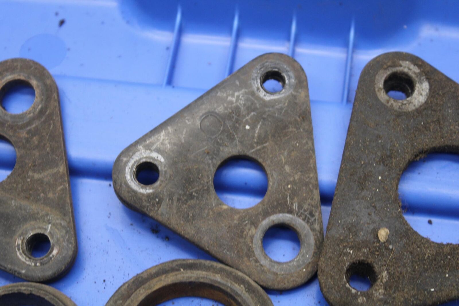 80-83 SUZUKI GS750E ENGINE MOTOR MOUNTS AND MISCELLANEOUS BOLTS BB82