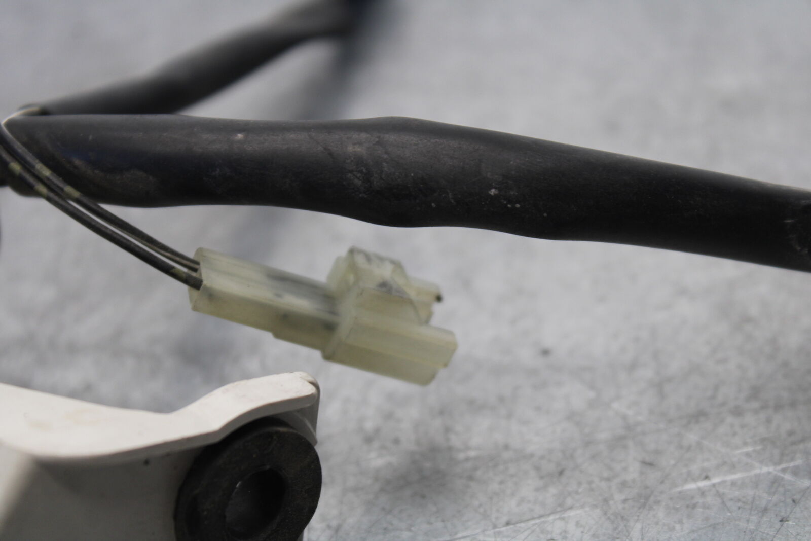 05-06 SUZUKI GSXR1000 REAR TAIL TAILLIGHT BACK BRAKE LIGHT 35710-41G30 BB663