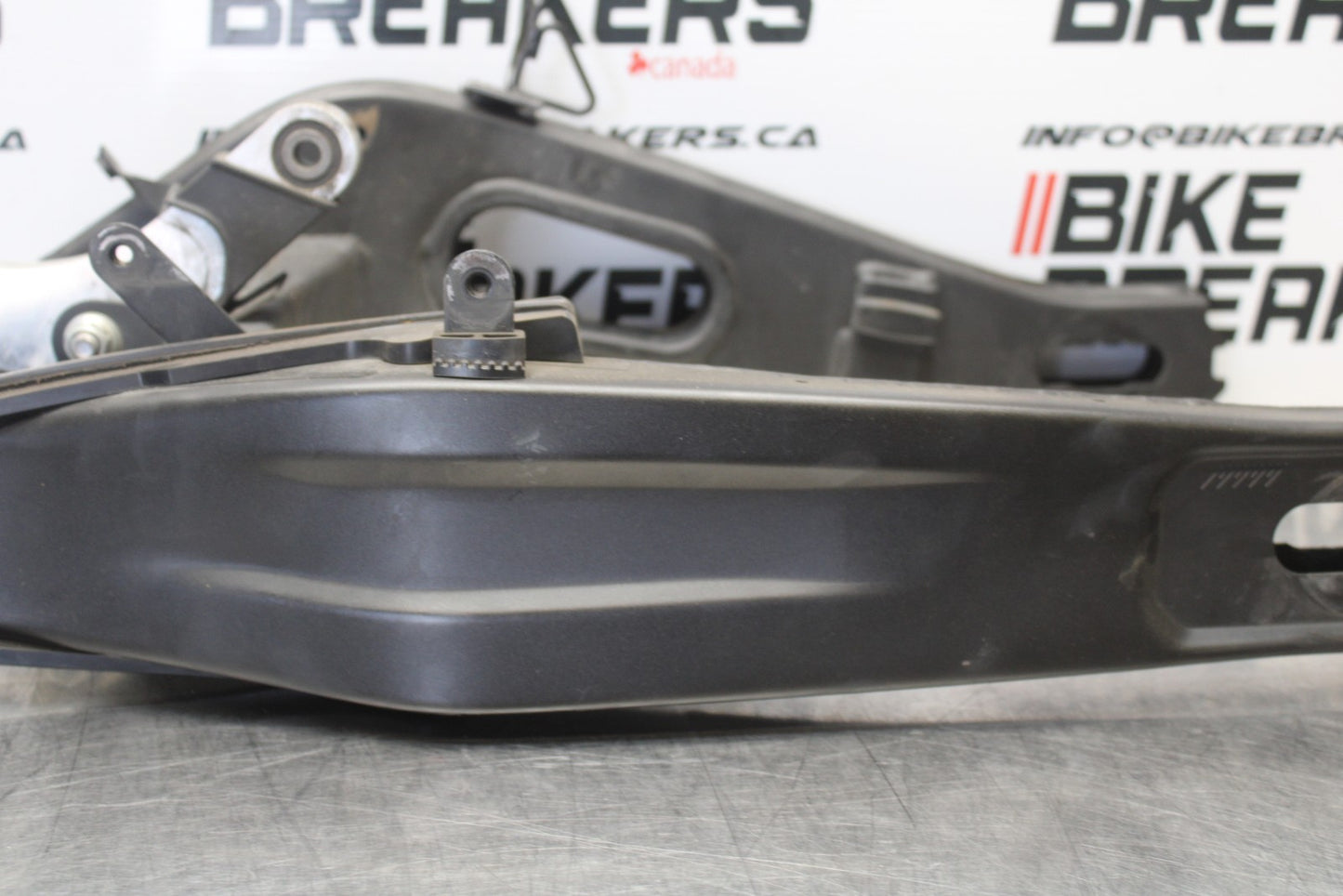 23-24 YAMAHA MT-07 REAR SWINGARM BACK SUSPENSION SWING ARM BB194