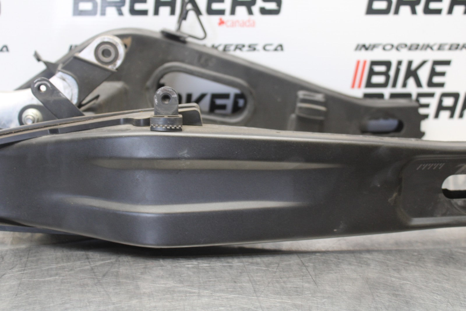 23-24 YAMAHA MT-07 REAR SWINGARM BACK SUSPENSION SWING ARM BB194