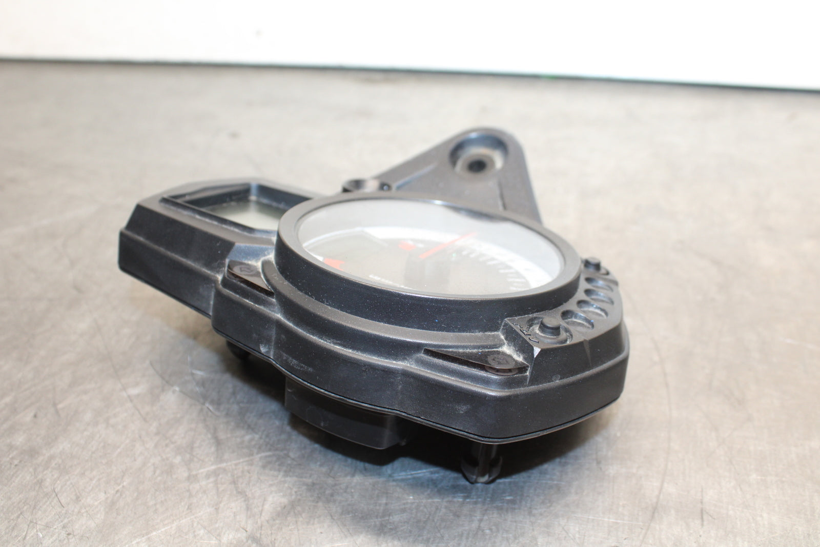 08-10 SUZUKI GSXR 600 SPEEDO TACH GAUGES DISPLAY CLUSTER SPEEDOMETER  BB753