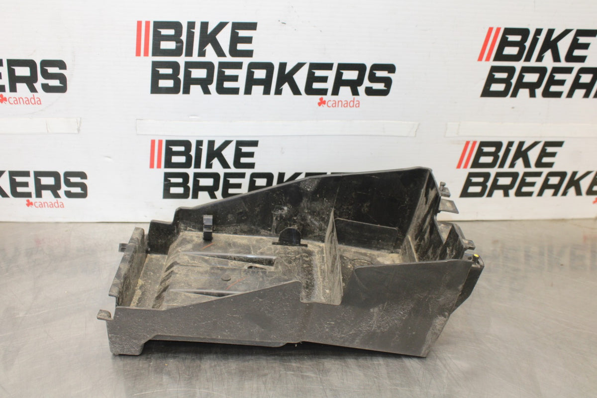 24-25 KAWASAKI NINJA 500 ABS REAR BACK TAIL UNDERTAIL BATTERY TRAY PLASTIC BB899