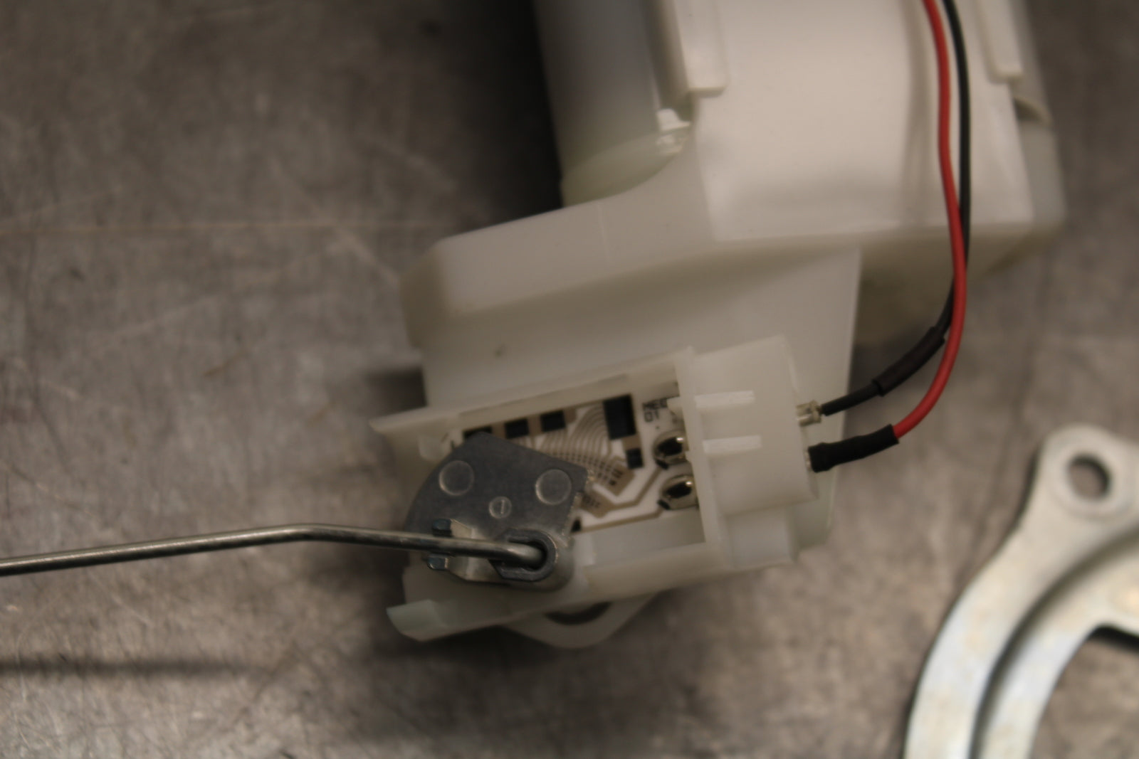 24 KAWASAKI NINJA 500 ABS FUEL PUMP GAS PETROL SENDER UNIT BB730