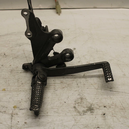 04-05 SUZUKI GSXR750 RIGHT REARSET REAR SET DRIVER FOOT PEG REST STOP BB270