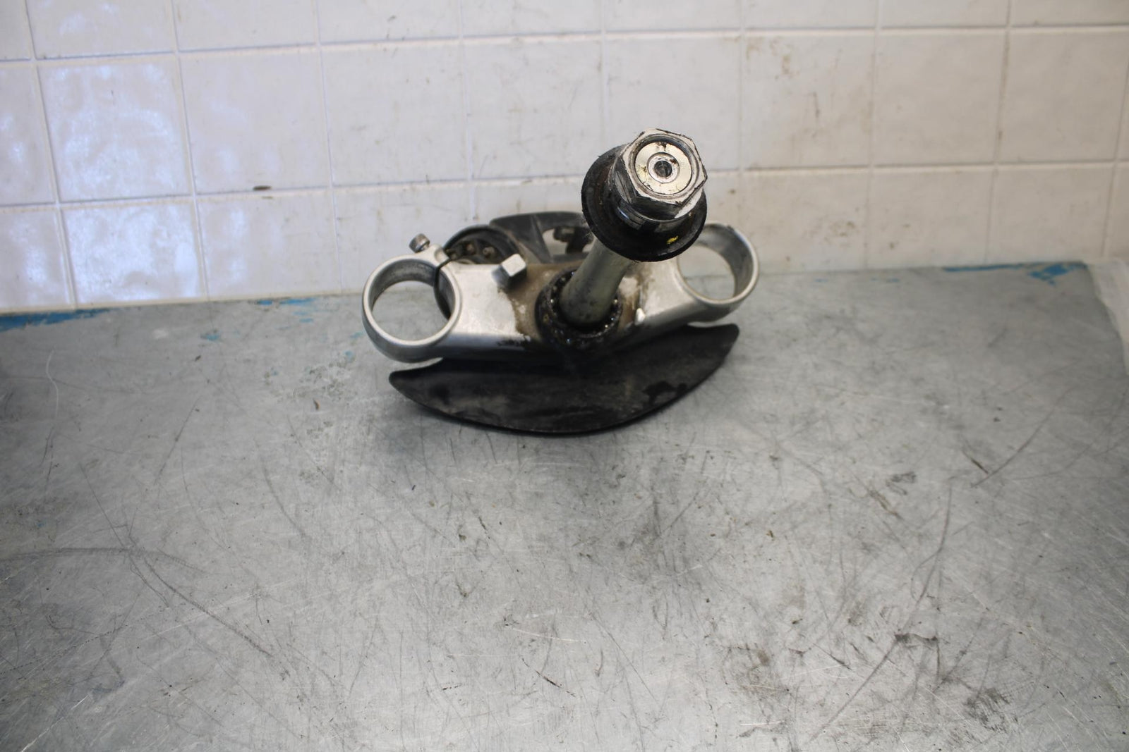 07-08 YAMAHA YZF R1 FRONT FORKS CLAMP LOWER TRIPLE TREE STEM BB425
