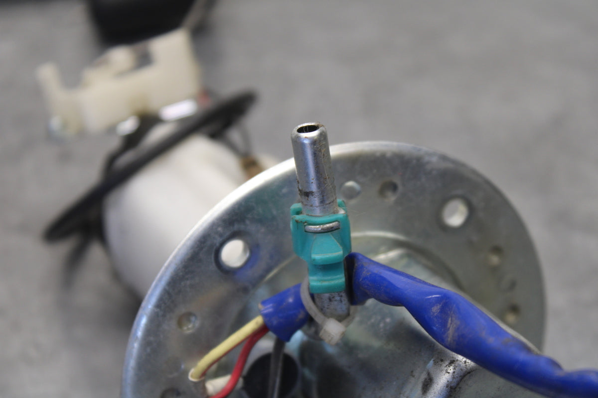 06-07 SUZUKI GSXR 600 FUEL PUMP GAS PETROL SENDER UNIT BB694