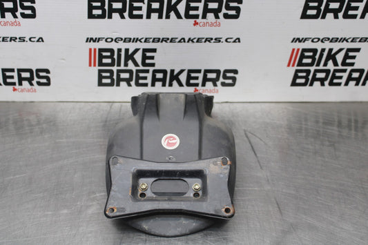 02 DUCATI MONSTER 620 REAR BACK FENDER MUD GUARD BB851