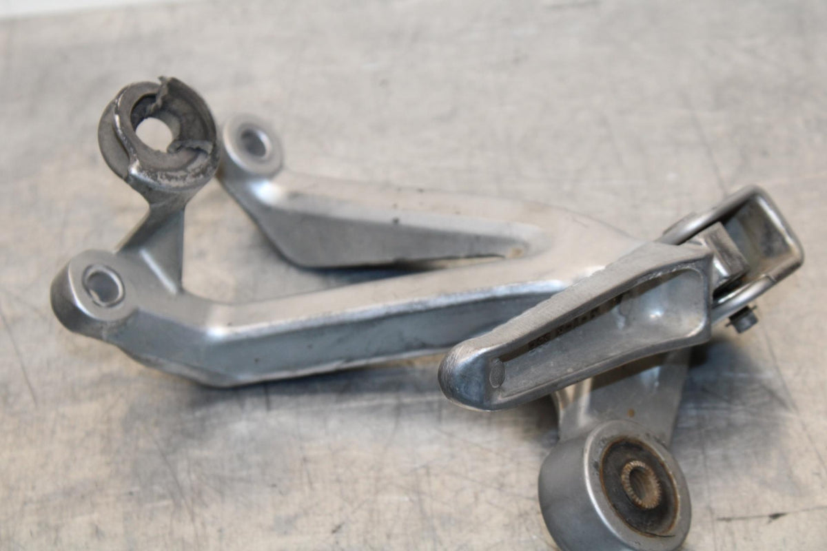 1999 Suzuki GSXR600 RIGHT REAR BACK PASSENGER PEG BB580