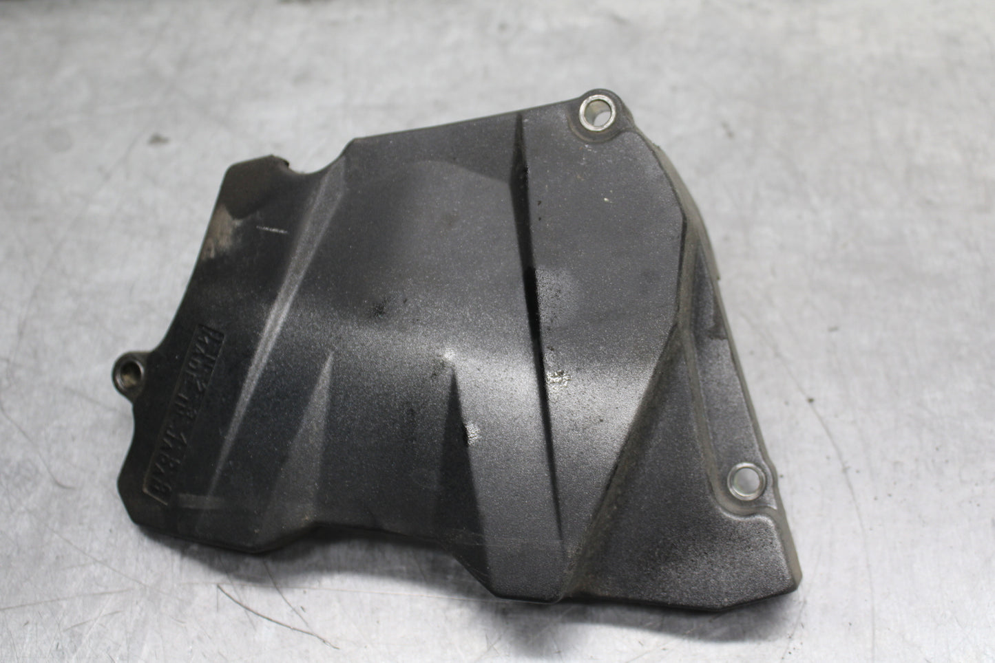 03-05 YAMAHA YZF R6  ENGINE SPROCKET COVER BB751