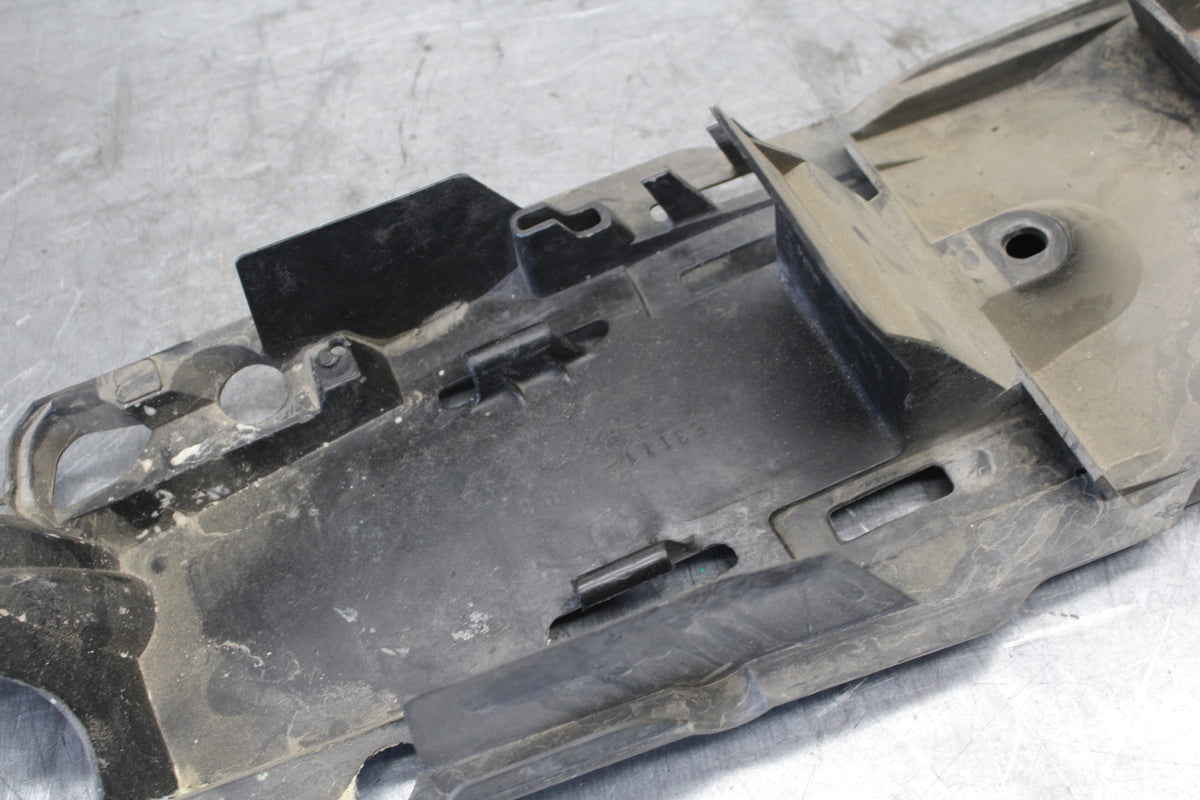 06-07 SUZUKI GSXR 600 REAR BACK TAIL UNDERTAIL BATTERY TRAY PLASTIC BB694