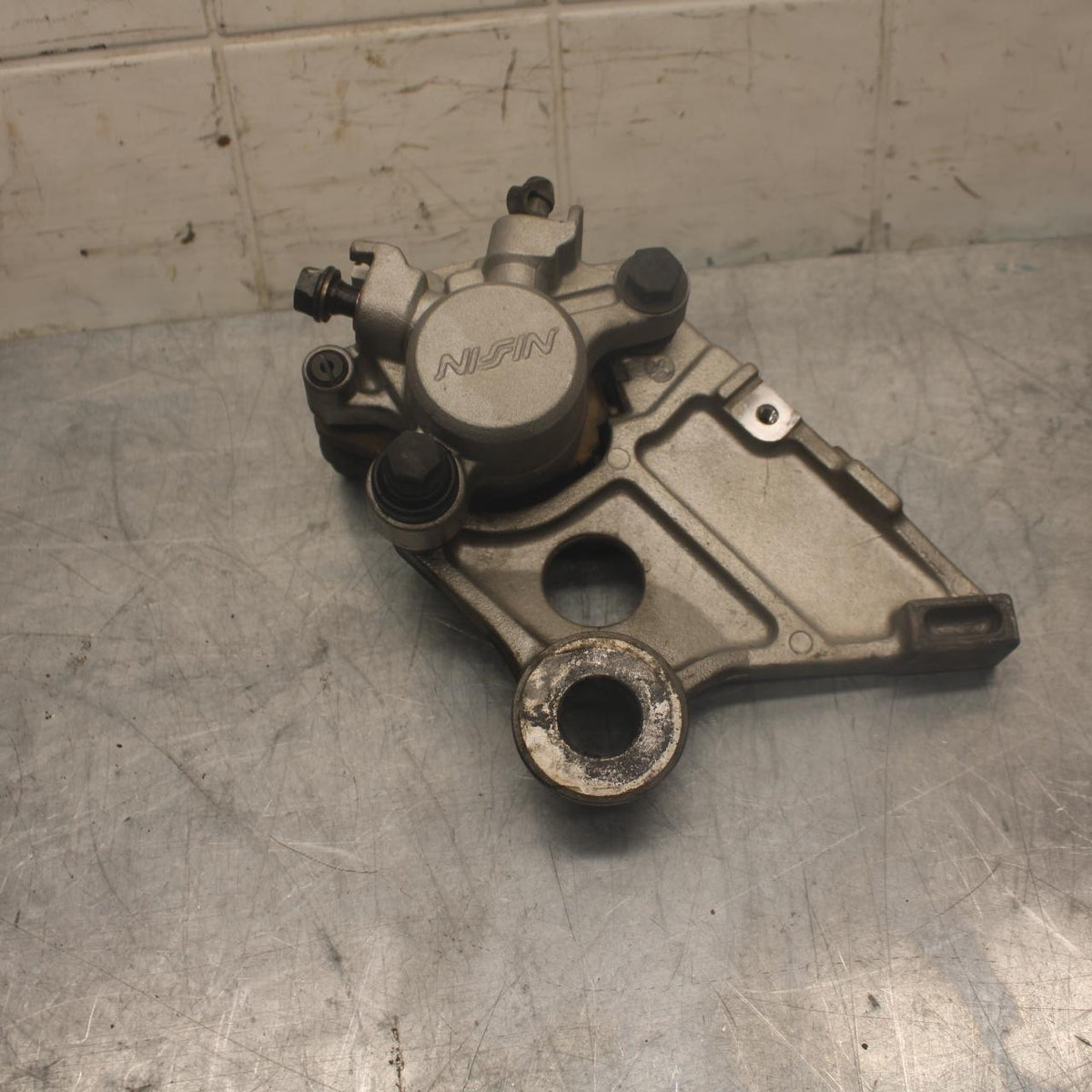 98-99 HONDA CBR900RR  REAR BACK BRAKE CALIPER W MOUNT BRACKET BB458