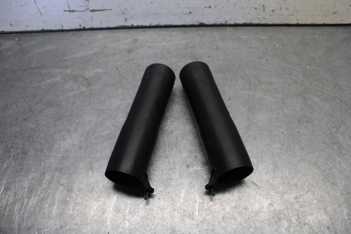 18-24 YAMAHA MT-07 FRONT FORK GUARDS SET PAIR BB662