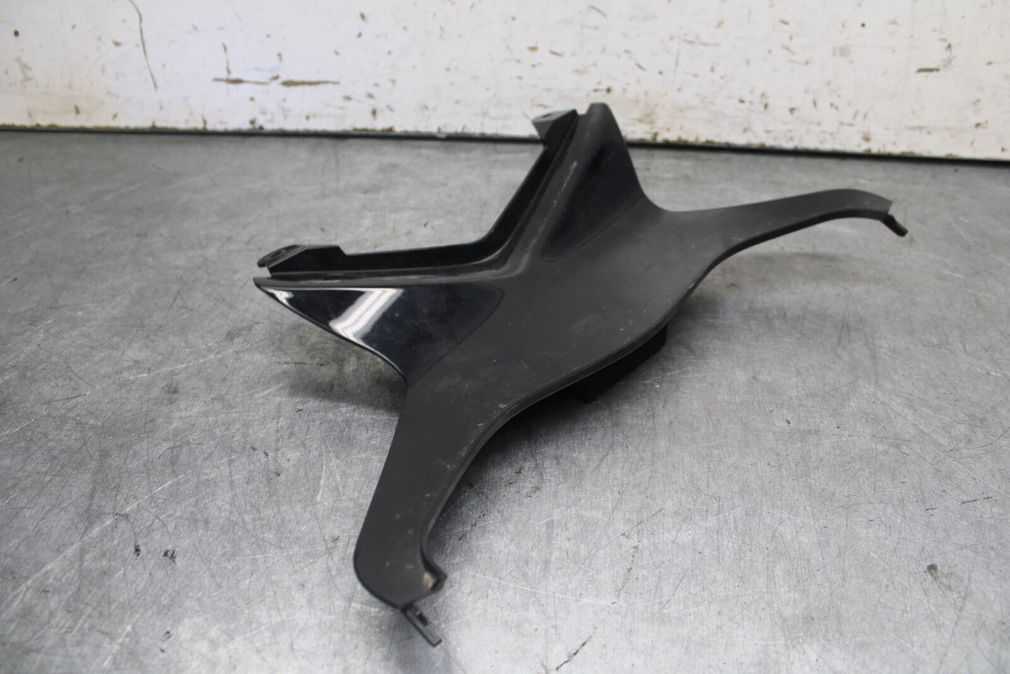 09-12 KAWASAKI NINJA ZX6R CENTER REAR BACK TAIL FAIRING COWL BB698
