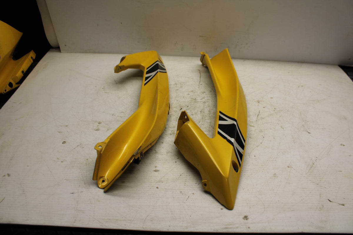 07 YAMAHA YZF R6 2c0  FRONT UPPER MID SIDE FAIRING COWL PLASTIC BB297
