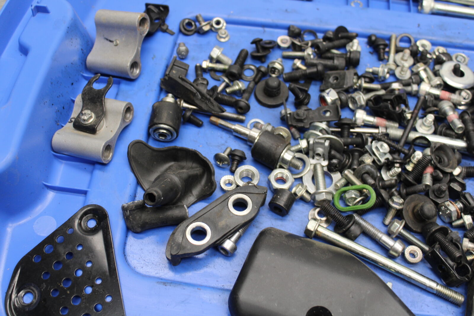 17-24 KTM 390 DUKE MOUNTING BOLTS HARDWARE MOTOR SCREWS BB734