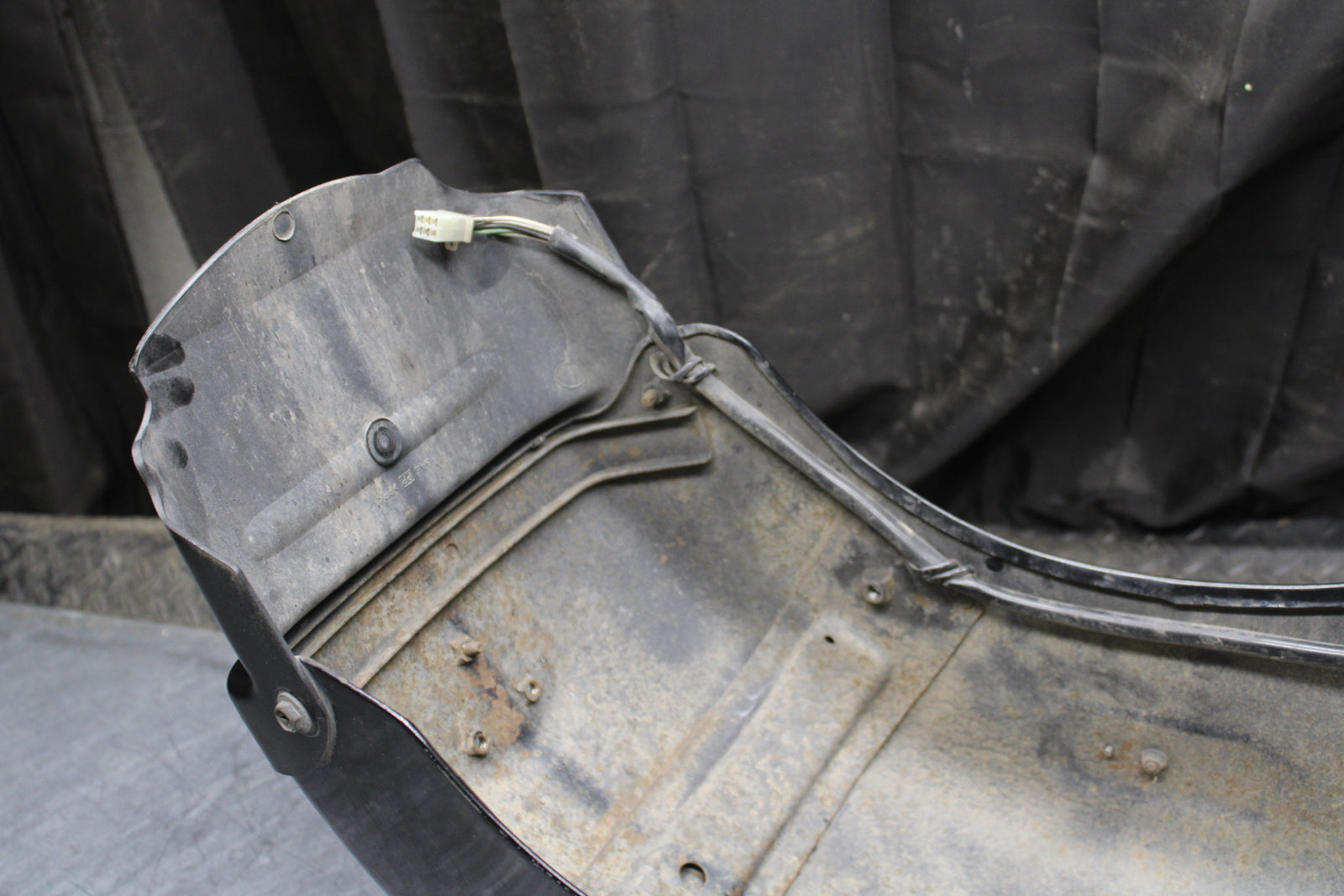00 SUZUKI INTRUDER 1500 VL1500 REAR BACK WHEEL FENDER MUD GUARD BB761